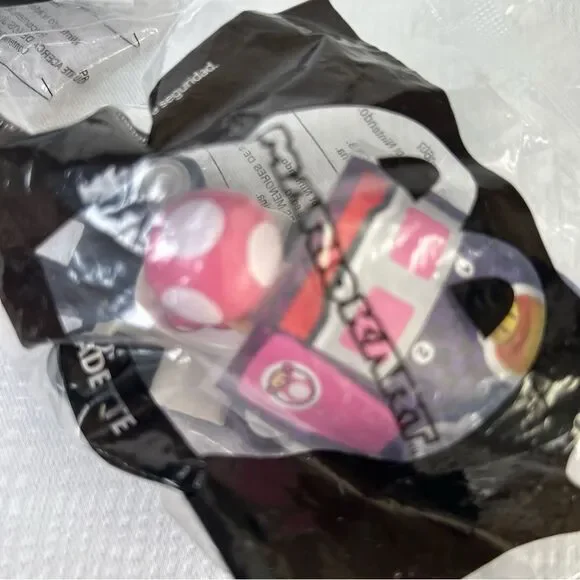 7 New 2022 Mario Kart McDonald Happy Meal Toys # 1-4 & #6-8 - Picture 8 of 9